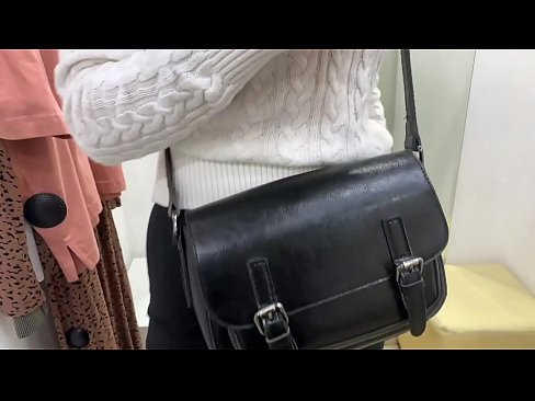 ❤️ Offentlig onani af ung kælling FeralBerry med en dildo i prøverummet ️❌ Anal video at da.techkoala.top ❌️❤